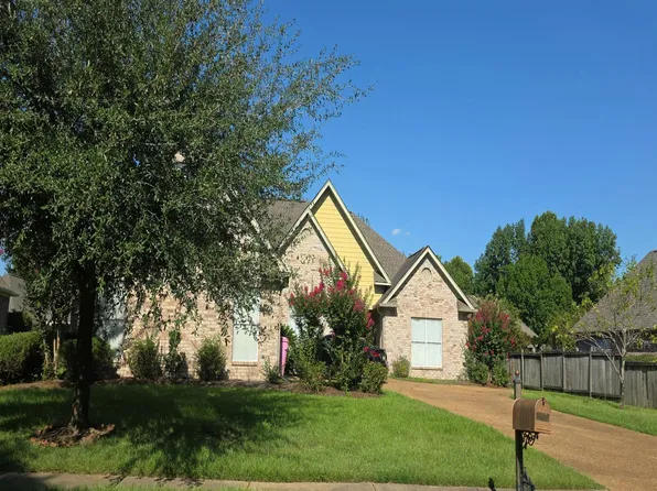 108 Thornwood Dr, Clinton, MS 39056