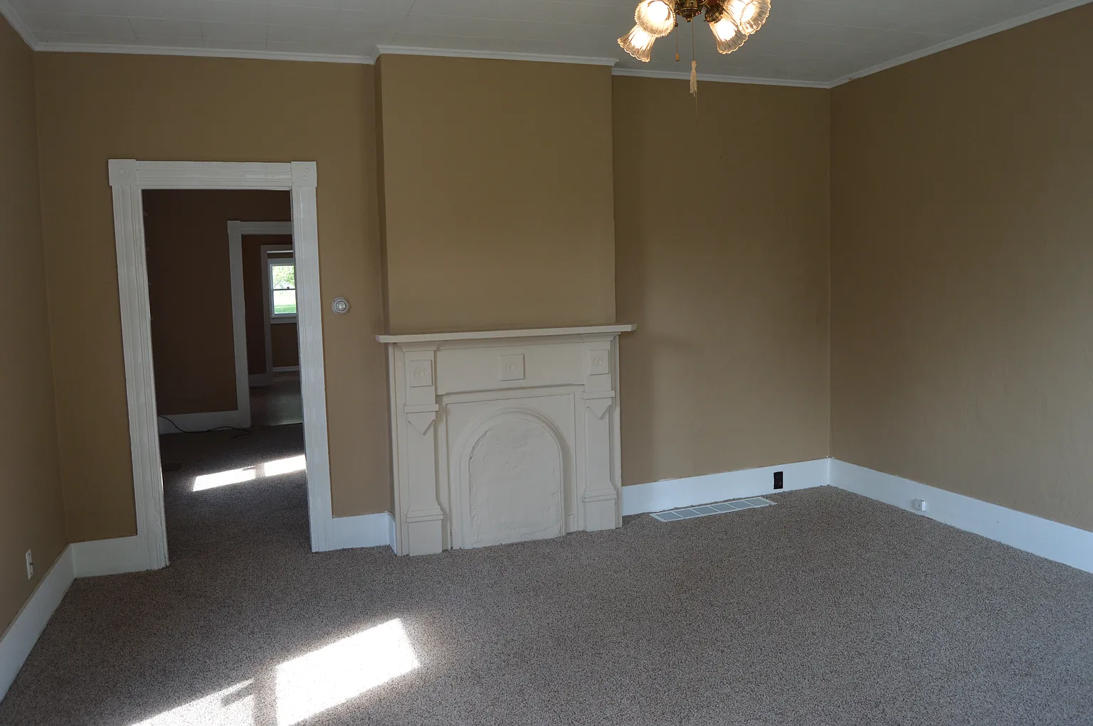 414 Cross St photo 1