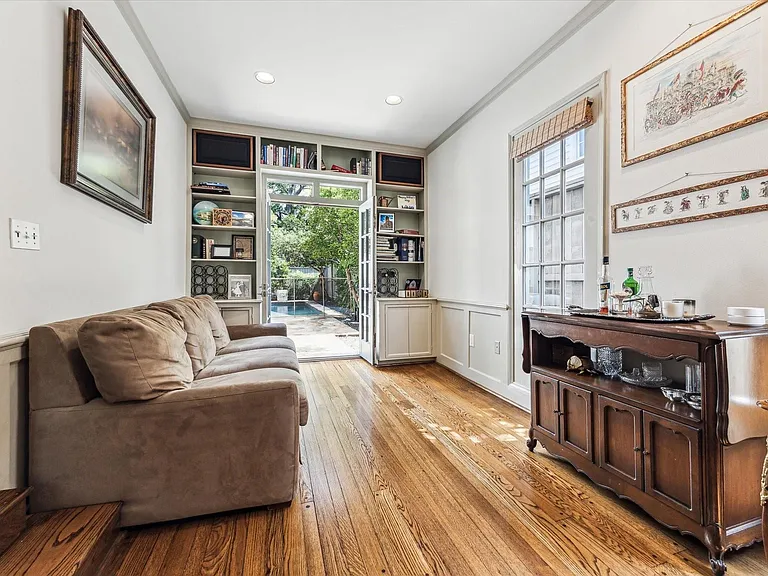 2510 Locke Ln — Photo 14