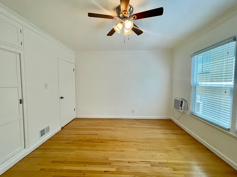 1266 N Laurel Ave #3 — Photo 20