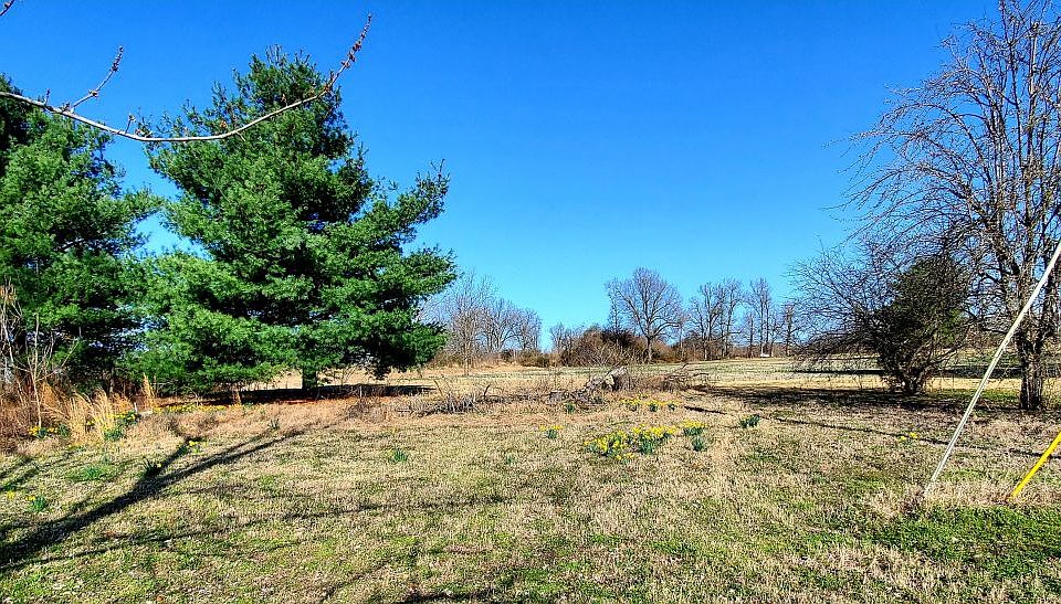 2nd image of 135 S Barley Ln