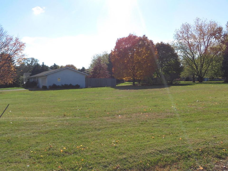 2nd image of 2140 Joyce St