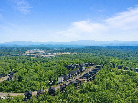 3rd image of 1345 Reedmont Way