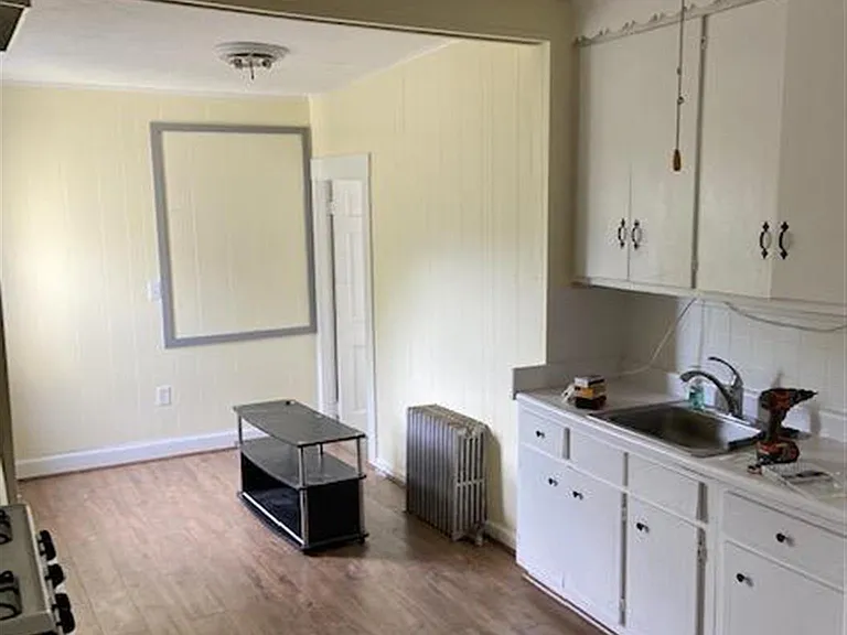 130 Willow Ave — Photo 13