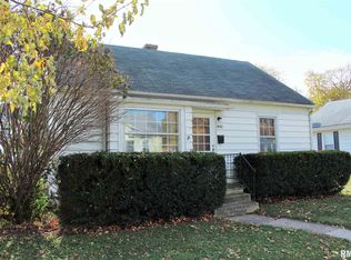 1552 Maple Ln, Moline, IL 61265