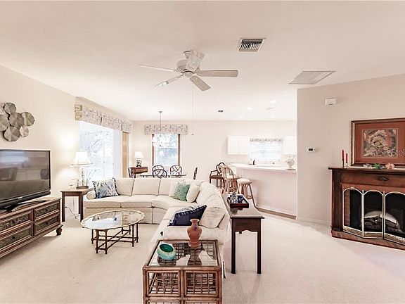 5th image of 400 Pinewood Lake Dr