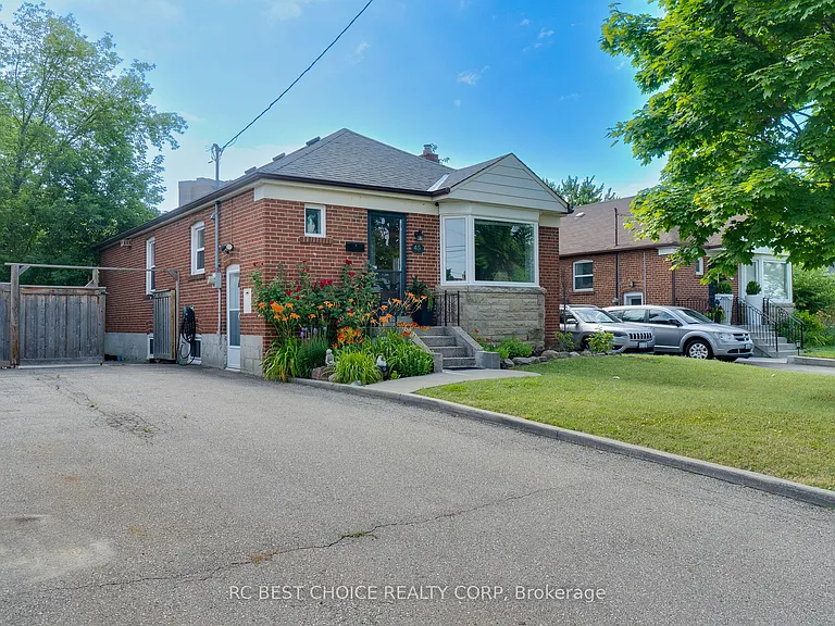 45 Mayall Ave #LOWER — Photo 3
