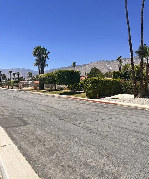 2280 N Hermosa Dr — Photo 5