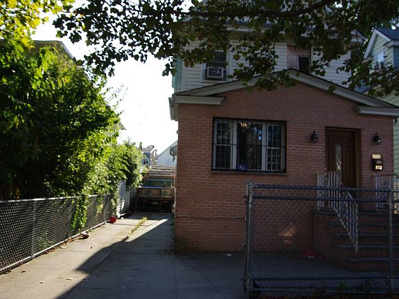 4th image of 9712 116th St
