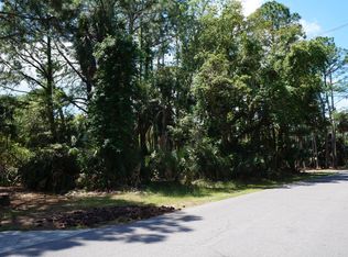 661 Dolphin Rd, Saint Helena Island, SC 29920