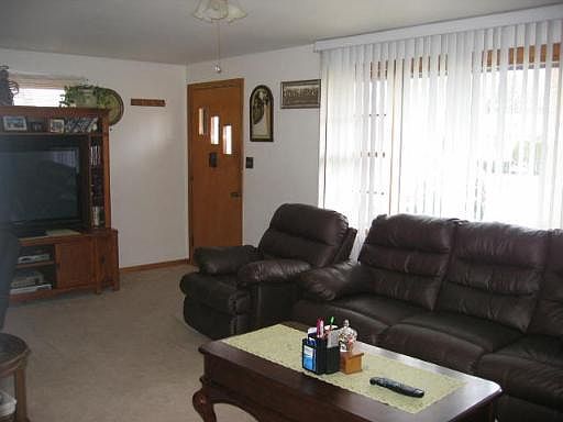 2nd image of 1605 N Sterling St