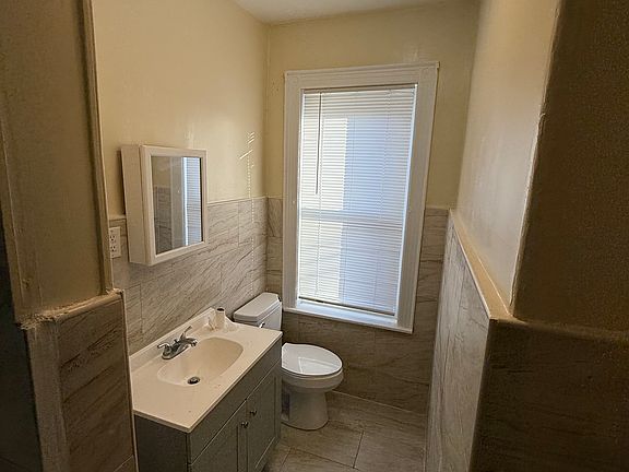 2nd image of 106 N Union Ave Floor 2