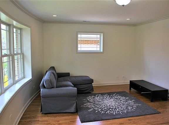 4th image of 3707 Gunderson Ave