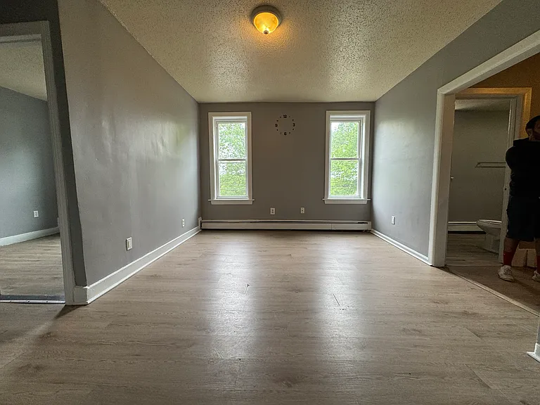 50 York St #2W — Photo 4