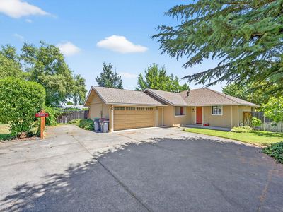 1076 Aspen St, Medford, OR, 97501