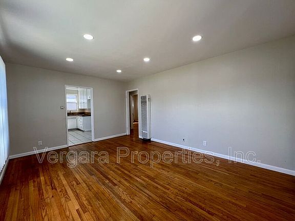 5th image of 17219 Crenshaw Blvd