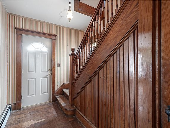 4th image of 22 Fulton St