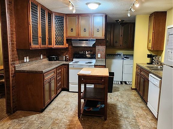 5th image of 1808 Glenn Pl