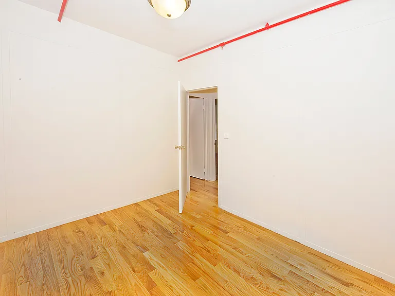 177 W 26th St #204 — Photo 10