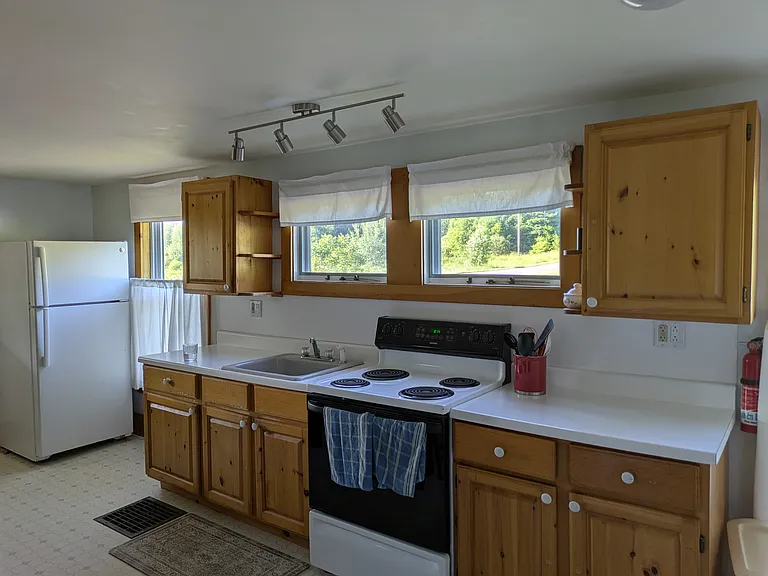 582 Stagecoach Rd — Photo 3