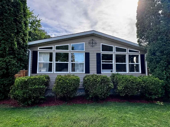 403 S Depot St, Fox Lake, WI 53933