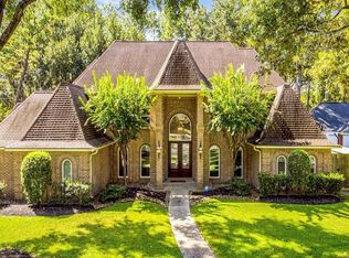 2110 Bluff Creek Dr, Kingwood, TX 77345