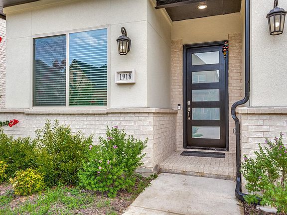 3rd image of 1918 Cathedral Dr