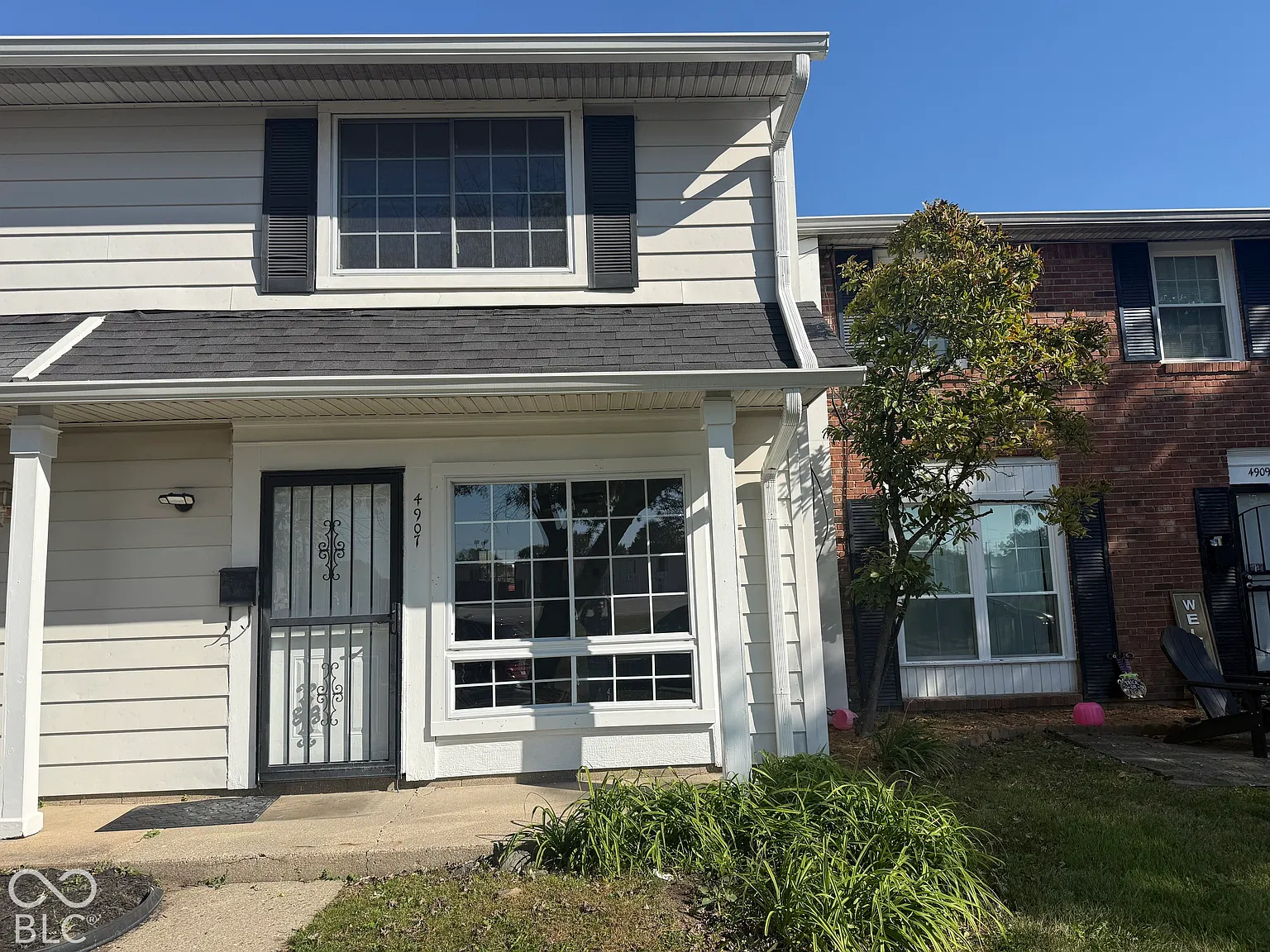 2 bed, 1.5 bath, 1020 sqft, $1,300 — Photo 2