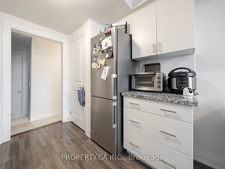 1776 A Lawrence Ave W #1 — Photo 5