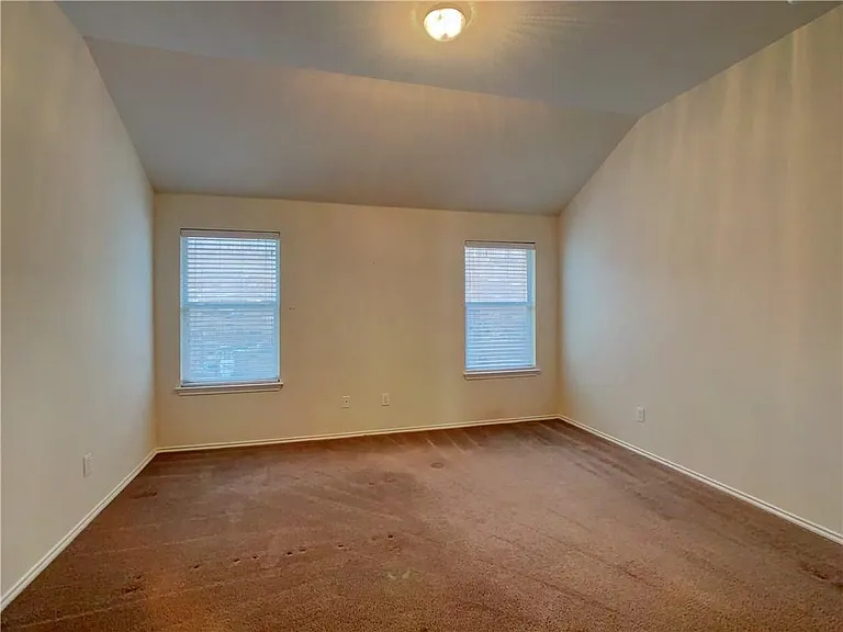 1413 Rainbow Parke Dr — Photo 6