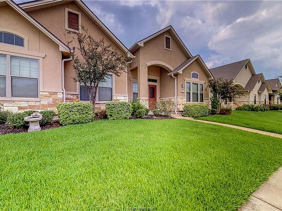 2nd image of 3813 Blackhawk Ln