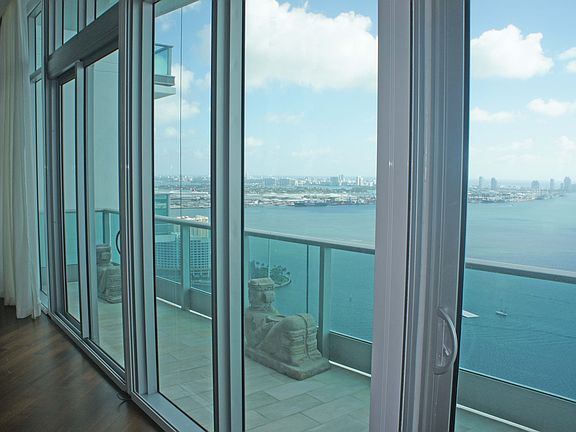 2nd image of 1331 Brickell Bay Dr #Ph1-4605