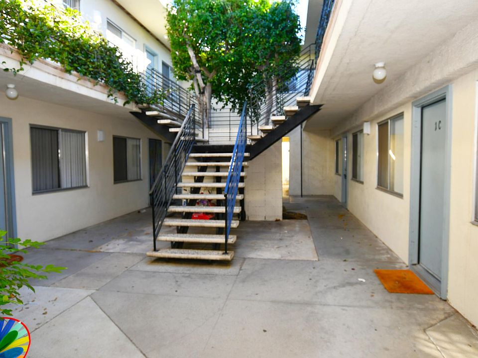 1st image of 1750 Ventura Blvd #D1