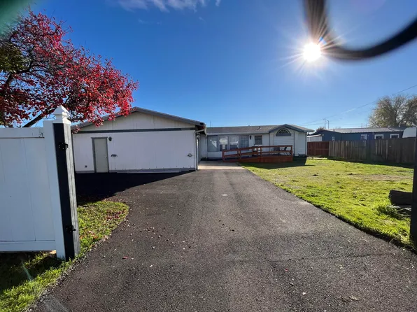 2794 Avenue A, White City, OR 97503