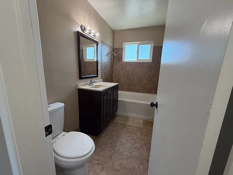 2520 Bishop Dr — Photo 6
