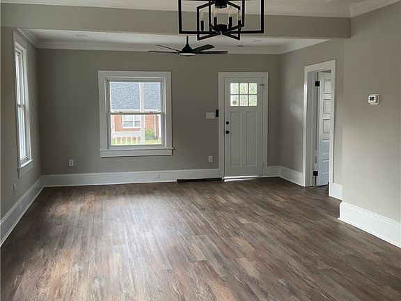4th image of 1624 Lamar Ave