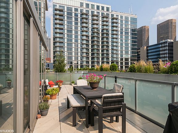 4th image of 659 W Randolph St APT 414