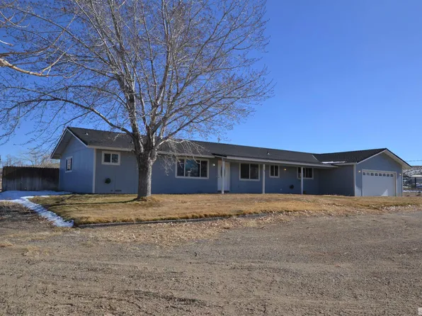 10 Panavista Cir, Yerington, NV 89447