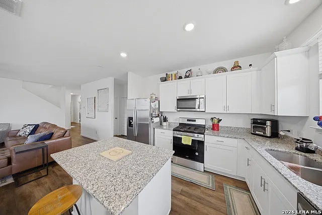 418 Rustic Grv — Photo 14