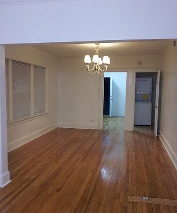 2nd image of 6240 N Francisco Ave APT 1