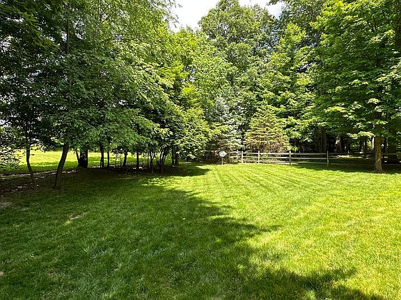 5th image of 1660 Harrison Pond Dr