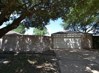 3719 Vineyard Dr, Houston, TX 77082