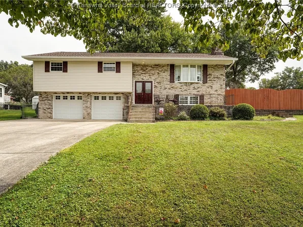 301 Green Acres Dr, Hurricane, WV 25526