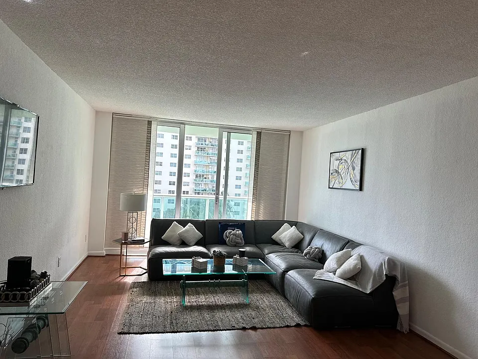 19380 Collins Ave #705