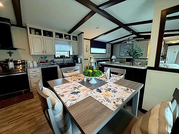 4th image of 8238 Sea Shell Dr