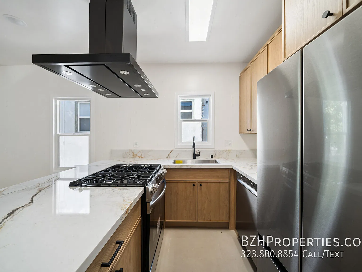 Sleek Modern 1 Bedroom with In-Unit Laundry — Photo 4