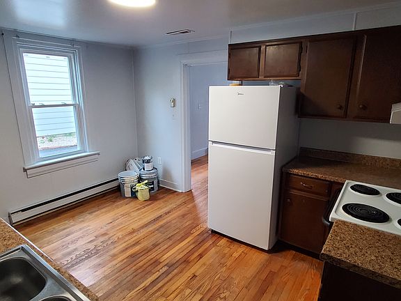 4th image of 127 2nd St #127