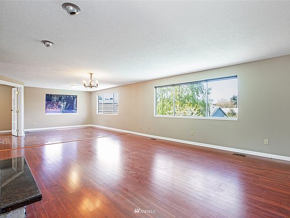 2nd image of 4002 Elwood Dr W