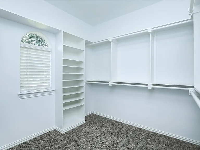 1715 Cottage Landing Ln — Photo 31
