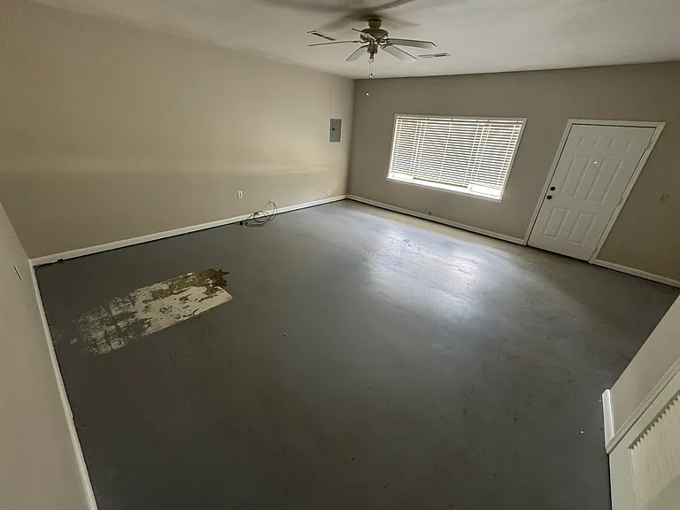 424 Morgan Ln — Photo 14